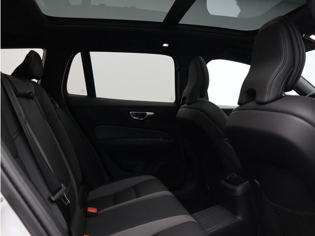 Volvo V60 2.0 T8 Plug-in hybrid AWD Plus Dark / Trekhaak / Pan. dak / Head up displ. / Privacy glass / Harman Kardon / Stoel+stuur+achterbankverwarming