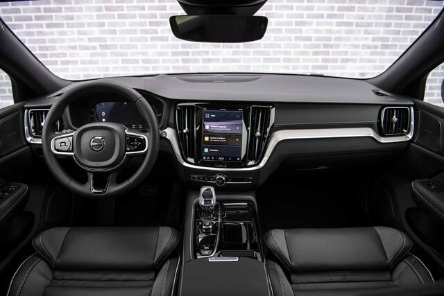 Volvo V60 2.0 T8 Plug-in hybrid AWD Ultra Dark Performance Edition | 455 PK | Panoramadak | Polestar Tuning | 19" | Head-Up Display | Harman / Kardon | Power Seats | Stoel & Stuurverwarming |