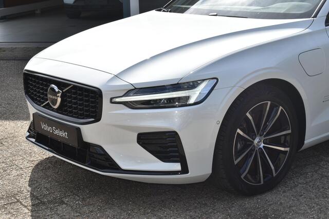 Volvo V60 T8 Plug-in hybrid AWD Plus Dark | Trekhaak | Stoel-/Stuurwiel verwarming | 360 graden camera | Harman Kardon Premium audio | All Season banden | Elektrisch verstelbare Voorstoelen | BLIS | Adaptieve Cruise Control | Google | Apple Carplay |