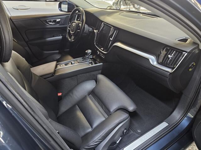 Volvo V60 2.0 T5 Momentum | Geen import | Comfort stoelen