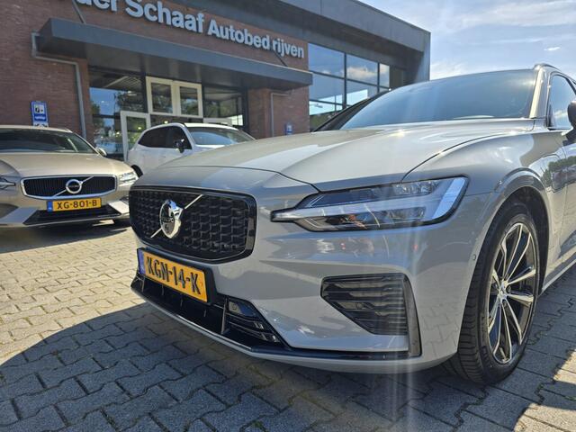 Volvo V60 2.0 T8 Plug-in hybrid AWD Plus Dark | Head-up | Schuif/kanteldak | Trekhaak | Pilot Assist | BLIS | H&K Audio |