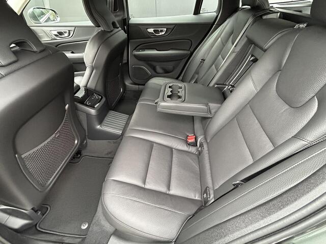 Volvo V60 T6 Plug-in hybrid AWD Plus Bright / Leder / Elekt. Verstelbare Stoelen / BLIS / Adaptive Cruise / Harman Kardon / Verwarmbare Stoelen + Stuurwiel /