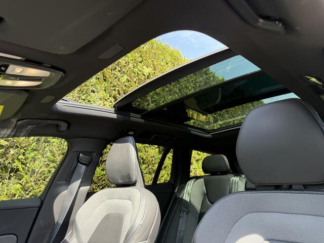 Volvo V60 T8 Plug-in hybrid AWD Plus Dark | Blis | Trekhaak | Pano dak | Keyless | Elektrische stoelen | Head up display | 360 camera | Stuur en stoel verwarming | Harman / kardon audio | Cruise control |