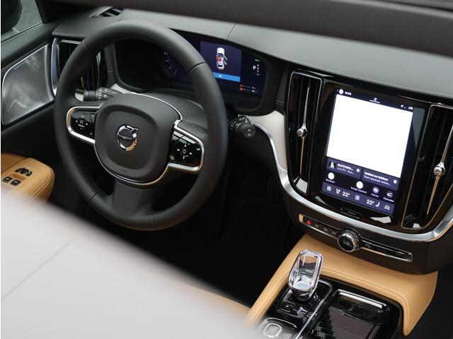 Volvo V60 2.0 T6 Plug-in hybrid AWD Ultra Dark / Head-Up Display / Bowers & Wilkins Audio / Stoelmassage / 360 camera / Pano. dak / Stoelventilatie / Elektr. stoelverstelling / Stoel-, stuur- & achterbankverwarming / BLIS