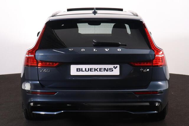 Volvo V60 T6 Recharge AWD Plus Dark - Panorama/schuifdak - IntelliSafe Assist & Surround - 360º Camera - Harman/Kardon audio - Verwarmde voorstoelen, stuur & achterbank - Parkeersensoren voor & achter - Elektr. bedienb. voorstoelen met geheugen - Head up display - Extra getint glas - 19' LMV