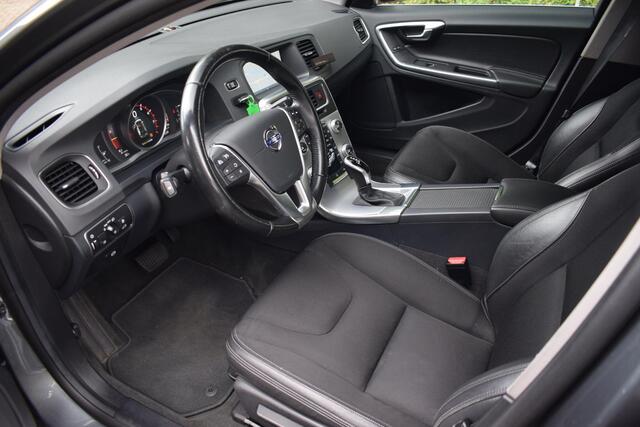 Volvo V60 1.5 T3 Momentum Autm. |NAVIGATIE|XENON|PDC|STOELVW
