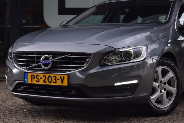 Volvo V60 1.5 T3 Momentum Autm. |NAVIGATIE|XENON|PDC|STOELVW