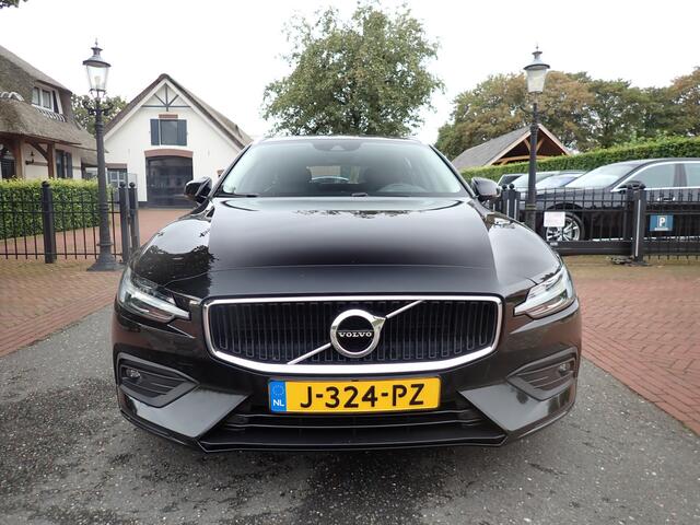 Volvo V60 2.0 B3 Momentun ACC / CARPLAY / CAMERA / STOEL + STUUR VERWARMING / KEYLESS
