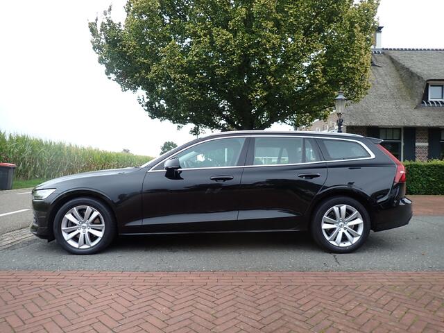 Volvo V60 2.0 B3 Momentun ACC / CARPLAY / CAMERA / STOEL + STUUR VERWARMING / KEYLESS