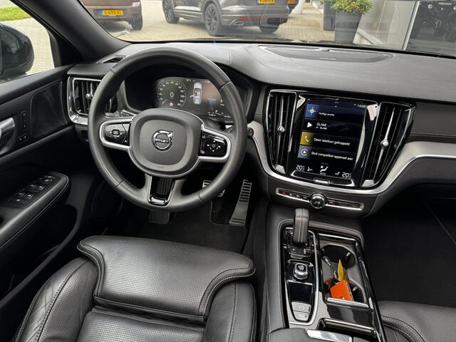 Volvo V60 2.0 T6 Recharge AWD R-Design Long Range | 349 Pk | Stoelkoeling | Trekhaak | Pano | Nappa leder | 18 kwh accu