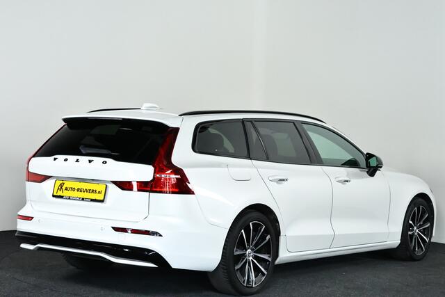 Volvo V60 2.0 T6 Plug-in hybrid AWD Plus Dark Navi / CarPlay / Leder / Memory / DAB / Trekhaak
