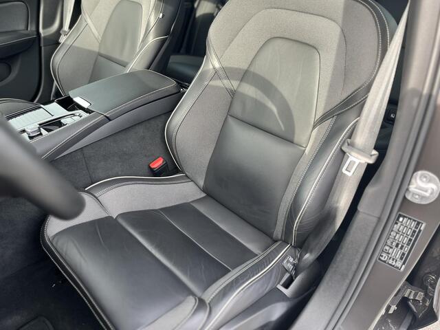 Volvo V60 T6 Plug-in hybrid AWD Plus Dark | Trekhaak | Apple Carplay | 360 Graden Camera | Harman / Kardon | Power Seats |