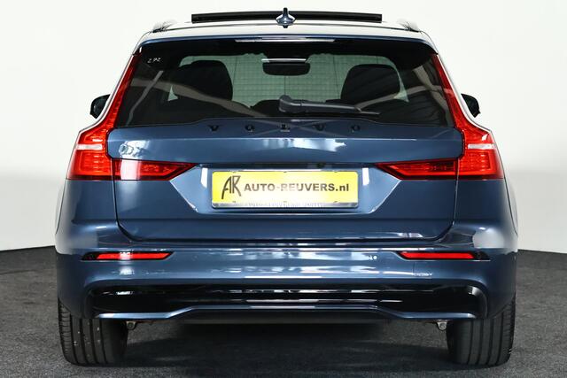 Volvo V60 2.0 B4 Ultimate Dark / Opendak /Leder / HUD / Pilot Assist / HarmanKardon / CarPlay