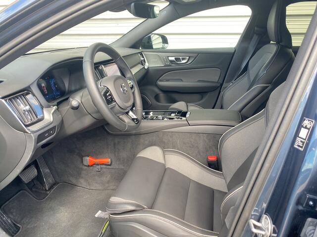 Volvo V60 2.0 T8 Plug-in hybrid AWD Plus Dark / Trekhaak / 360 camera / Harman/Kardon / Panoramadak /