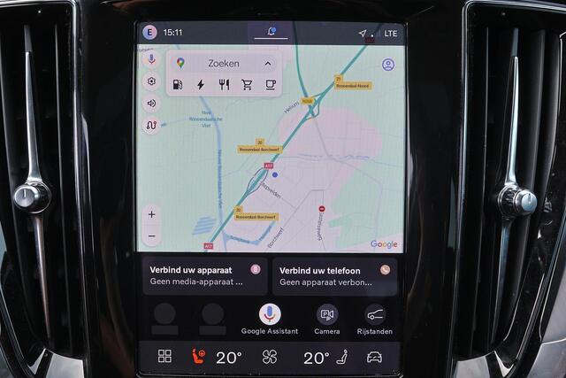 Volvo V60 T6 Recharge AWD Essential - IntelliSafe Assist - Parkeercamera achter - Verwarmde voorstoelen, stuur & achterbank - Parkeersensoren voor & achter - Extra getint glas - 18' LMV