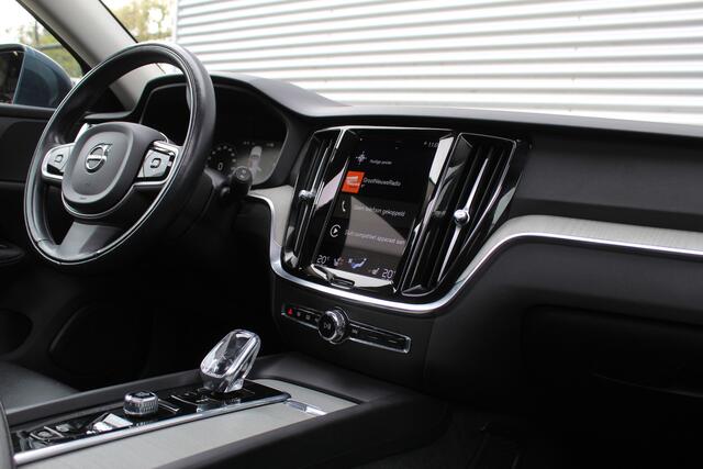 Volvo V60 2.0 B3 Inscription | Panoramadak | Trekhaak | Leder | BLIS | Navigatie