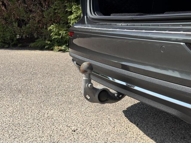 Volvo V60 B3 Inscription | Trekhaak | Pano dak | BLIS | Keyless | Elektrische stoelen | Ledere bekleding |