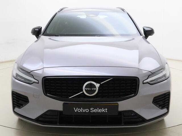 Volvo V60 T6 350pk AWD Plus Dark / 360 camera / Sportleder / Trekhaak / Harman&Kardon Audio / Elektr. Stoelen / Stoel + Stuurw. Verwarming / Achterb. Verwarming / ACC / BLIS /