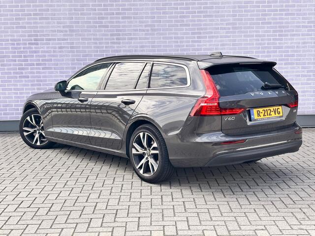 Volvo V60 2.0 B4 Core | Trekhaak | Achteruitrijcamera | Parkeersensoren | Keyless Entry | Elektrische Achterklep | Stoelverwarming voor en achter | Lichtmetalen Velgen 18 inch | Navigatie | Apple Carplay | Android Auto