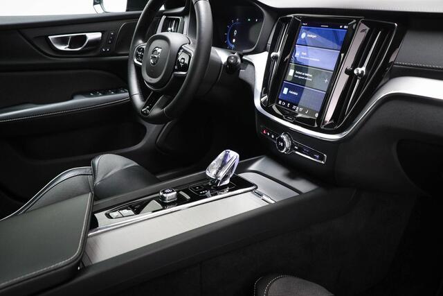 Volvo V60 2.0 B4 Ultimate Dark | PANORAMADAK | HEAD UP | STANDKACHEL | ACHTERBANKVERWARMING | 360 CAMERA | 20"