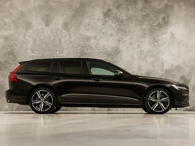 Volvo V60 2.0 T6 Twin Engine AWD R-Design 340Pk Automaat (PANORAMADAK, APPLE CARPLAY, HARMAN/KARDON, CAMERA, STOELVERWARMING, MEMORY SEATS, GETINT GLAS, NIEUWE APK, NIEUWSTAAT)