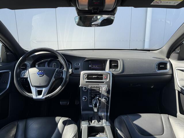 Volvo V60 2.0 T4 Business Sport | R-Design | Nwe. distributie | Adaptive | Schuifdak | Trekhaak