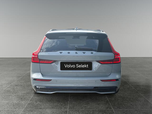 Volvo V60 2.0 T6 Plug-in hybrid AWD Plus Dark | Panoramadak | Trekhaak | 360 graden camera | 19" velgen | Stuur- en stoelverwarming