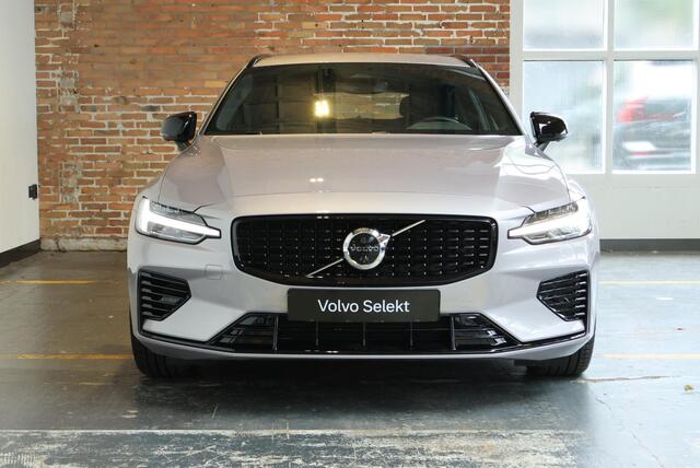 Volvo V60 T8 Plug-in hybrid AWD Plus Dark | 360° Parkeercamera | Semi-Electrische Wegklapbare Trekhaak | Stoelverwarming | Stuurwielverwarming | Google infotainment | Parkeersensoren voor + achter | Lederen bekleding