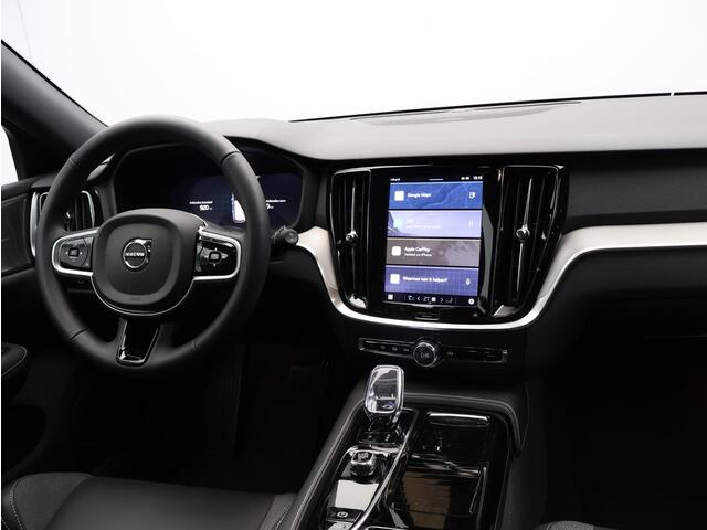 Volvo V60 T6 AWD Plug-in hybrid Plus Dark / Trekhaak / 360 Camera / Harman Kardon / Elektrische Stoelen / Stoel+Stuurverwarming / BLIS / Keyless / Adaptive Cruise /