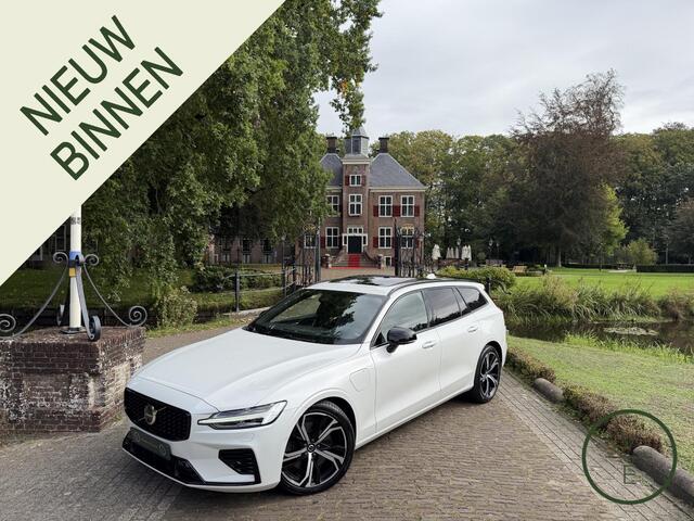Volvo V60 2.0 T8 Plug-in hybrid AWD Ultimate Dark | HUD | Pano | Harman & Kardon | 360 | BTW |