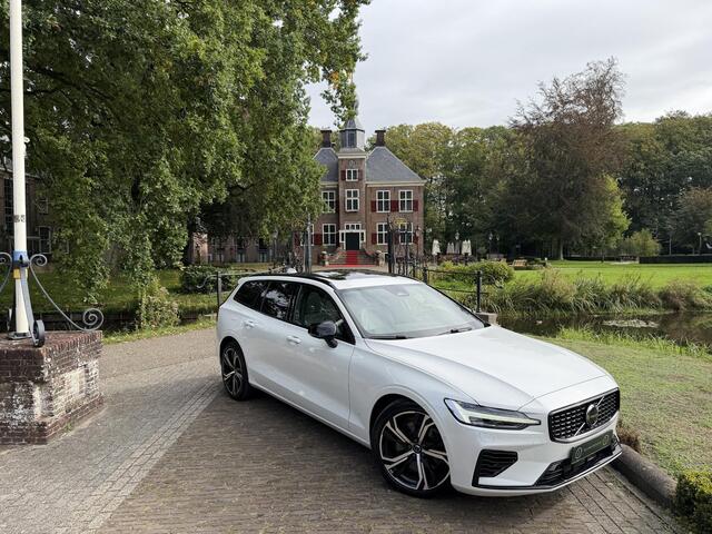 Volvo V60 2.0 T8 Plug-in hybrid AWD Ultimate Dark | HUD | Pano | Harman & Kardon | 360 | BTW |