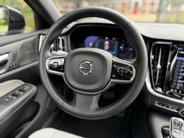 Volvo V60 2.0 T8 Plug-in hybrid AWD Ultimate Dark | HUD | Pano | Harman & Kardon | 360 | BTW |