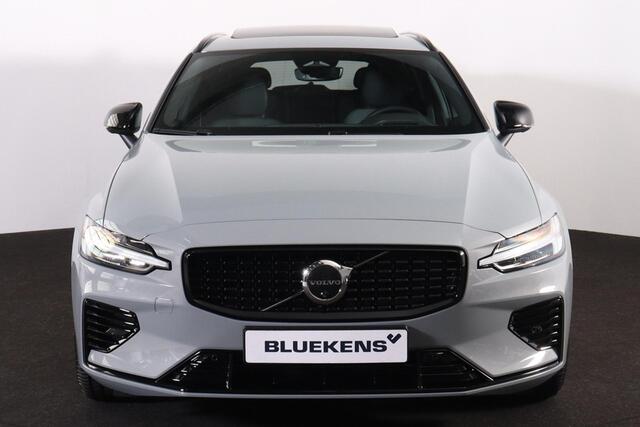 Volvo V60 T6 Recharge AWD Plus Dark - Panorama/schuifdak - IntelliSafe Assist & Surround - 360º Camera - Harman/Kardon audio - Verwarmde voorstoelen, stuur & achterbank - Parkeersensoren voor & achter - Elektr. bedienb. voorstoelen met geheugen - Head up display - Extra getint glas - 19' LMV