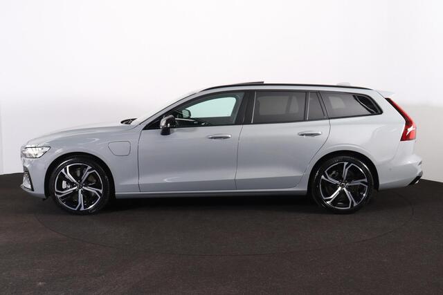 Volvo V60 T6 Recharge AWD Plus Dark - Panorama/schuifdak - IntelliSafe Assist & Surround - 360º Camera - Harman/Kardon audio - Verwarmde voorstoelen, stuur & achterbank - Parkeersensoren voor & achter - Elektr. bedienb. voorstoelen met geheugen - Head up display - Extra getint glas - 19' LMV