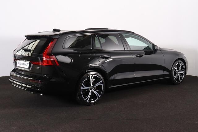 Volvo V60 T6 Recharge AWD Plus Dark - Panorama/schuifdak - IntelliSafe Assist & Surround - 360º Camera - Harman/Kardon audio - Verwarmde voorstoelen, stuur & achterbank - Parkeersensoren voor & achter - Elektr. bedienb. voorstoelen met geheugen - Head up display - Extra getint glas - 19' LMV