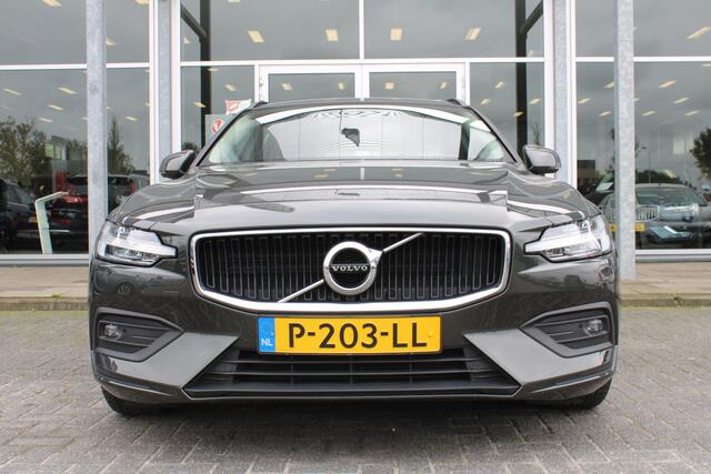Volvo V60 B3 164PK Automaat Core | Camera | Verw. Stoel- & stuurwiel | Pilot Assist | BLIS | DAB Audio |
