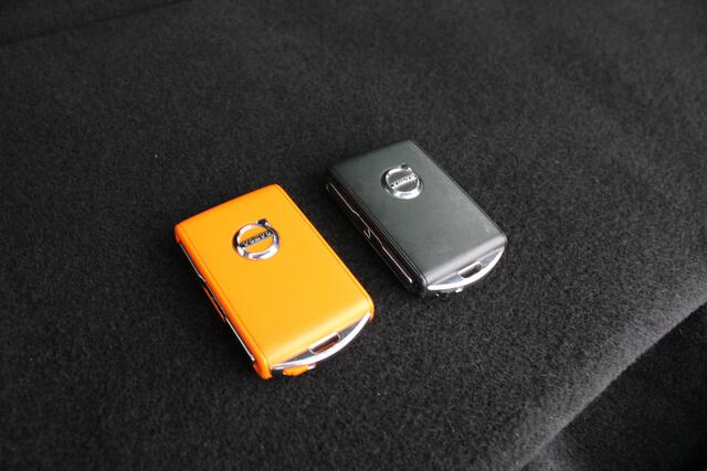 Volvo V60 B3 164PK Automaat Core | Camera | Verw. Stoel- & stuurwiel | Pilot Assist | BLIS | DAB Audio |