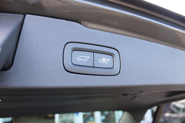 Volvo V60 T6 Recharge AWD Inscription | H&K audio | Camera achter | Climate | Memory seat | verwarmd stuurwiel/voorstoelen |