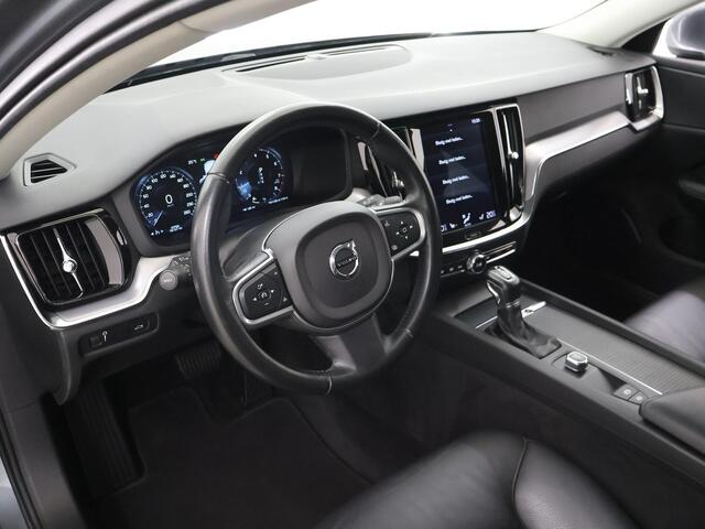 Volvo V60 2.0 T5 Momentum Pro 250pk Automaat | Lederen Bekleding | Achteruitrijcamera | Stoelverwarming |