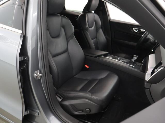 Volvo V60 2.0 T5 Momentum Pro 250pk Automaat | Lederen Bekleding | Achteruitrijcamera | Stoelverwarming |