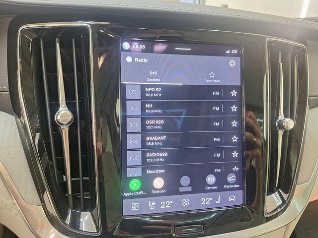 Volvo V60 2.0 T6 Plug-in hybrid AWD Ultimate Bright BOMVOL | PANO | TREKH. | 360° | MASSAGE