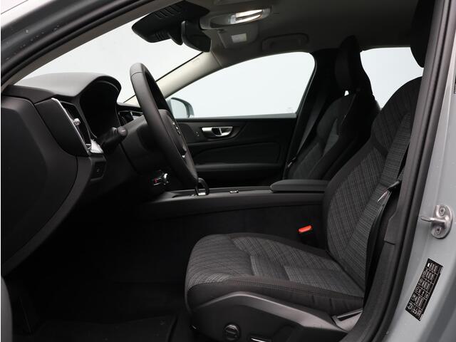 Volvo V60 B4 197PK Essential Edition / Stoel-, stuurwiel- & achterbankverwarming / Achteruitrijcamera / Pilot Assist / BLIS