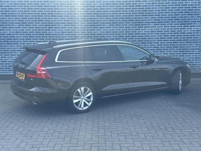 Volvo V60 2.0 B4 Momentum Business | Trekhaak | Achteruitrijcamera | Parkeersensoren | Lederen Bekleding | Stoelverwarming | Cruise Control Adaptief | Navigatie | Apple Carplay | Android Auto