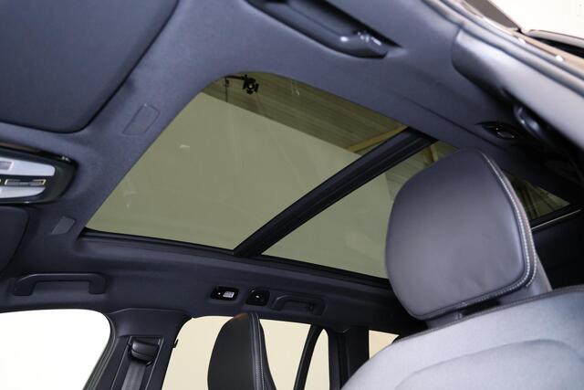 Volvo V60 T6 Recharge AWD Plus Dark - Panorama/schuifdak - IntelliSafe Assist & Surround - 360º Camera - Harman/Kardon audio - Verwarmde voorstoelen, stuur & achterbank - Parkeersensoren voor & achter - Elektr. bedienb. voorstoelen met geheugen - Head up display - Extra getint glas - 19' LMV