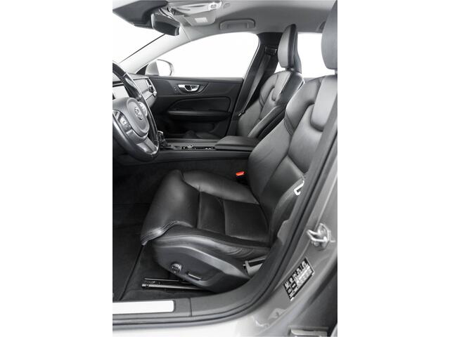 Volvo V60 2.0 T4 Momentum Pro|Trekhaak|Leder|BTW