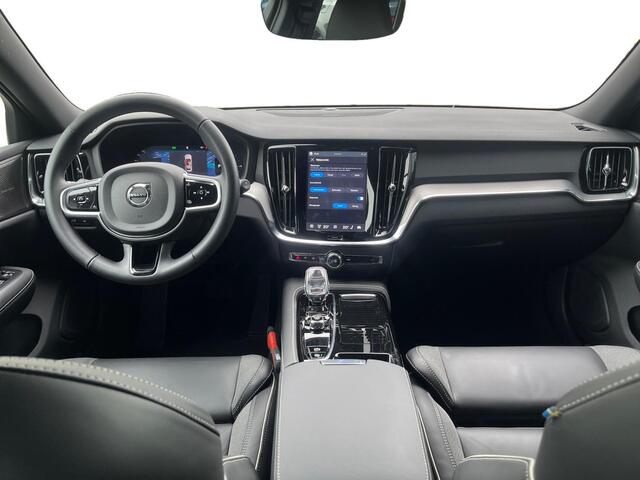 Volvo V60 2.0 T6 Plug-in hybrid AWD Plus Dark l Verwarmbare Voorruit l Trekhaak l 360 camera l