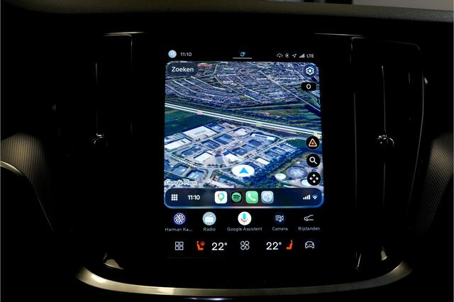 Volvo V60 2.0 T6 AWD 293kW/399pk Aut8 Plug-in hybrid Plus Dark HARMAN/KARDON + EL.TREKHAAK + 360 CAMERA + ADAPT.CRUISE + STOEL-&STUURVERWARMING + BLIS + LANE ASSIST + SPORTSTOELEN + PD-GLASS + EL.STOELEN MET MEMORY + BLACKLINE + PARKSENSOREN V&A + 18" LM-VELGEN!