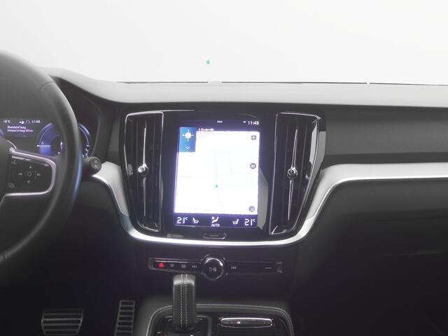 Volvo V60 2.0 T6 Recharge AWD R-Design | CAMERA | KEYLESS | STOELVERWARMING