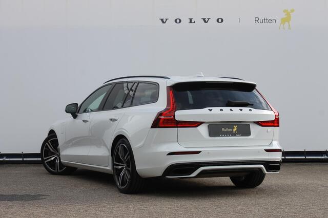 Volvo V60 T6 340pk automaat Recharge AWD R-Design Panoramich schuif kanteldak / Semi elektrisch wegklapbare trekhaak / Adaptieve cruise control