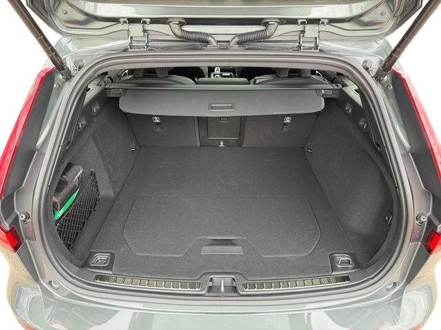 Volvo V60 2.0 T6 Plug-in hybrid AWD Plus Dark l Schuif/kantel dak l Getint glas achter l